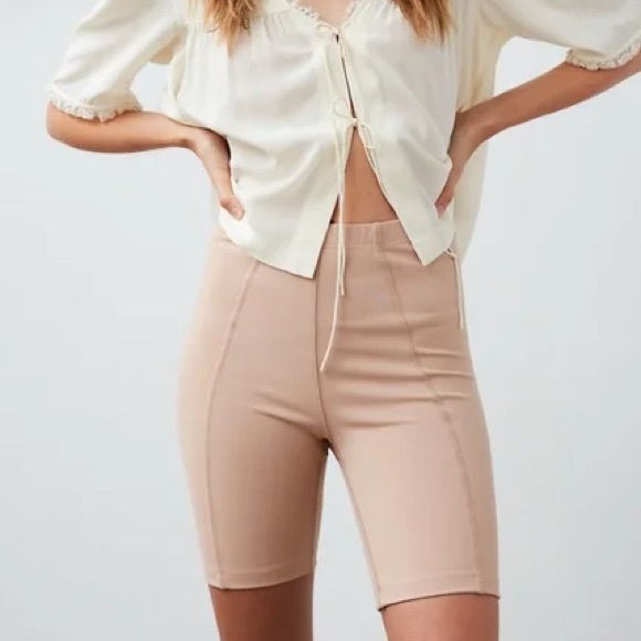 Aritzia biker shorts - Picture 4 of 4